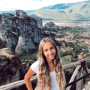 Meet your Posher, Avery